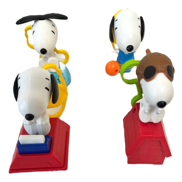 🌟8 Piece Mini Snoopy Keychain and 4 Cake Toppers - Picture 6 of 9